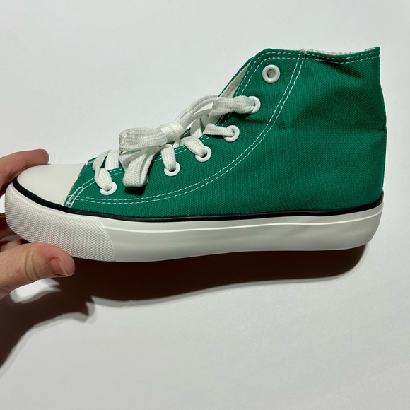 Xraehni Shoes - Green Dream Kicks | Xraehni High-Top Canvas Sneakers | Unisex | Size 5 f / 3.5 m